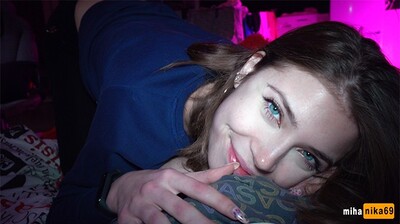 深入MIHANIKA69的紧致嫩穴，这骚逼操起来简直欲仙欲死